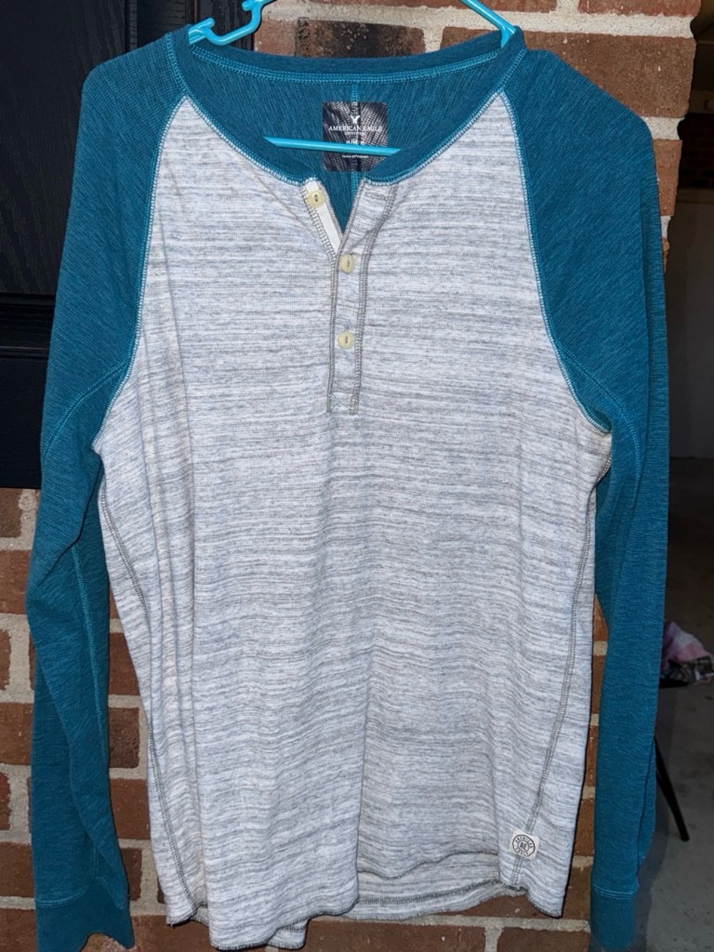American Eagle Outfitters Teal Raglan Sleeve Light Heather Grey Henley